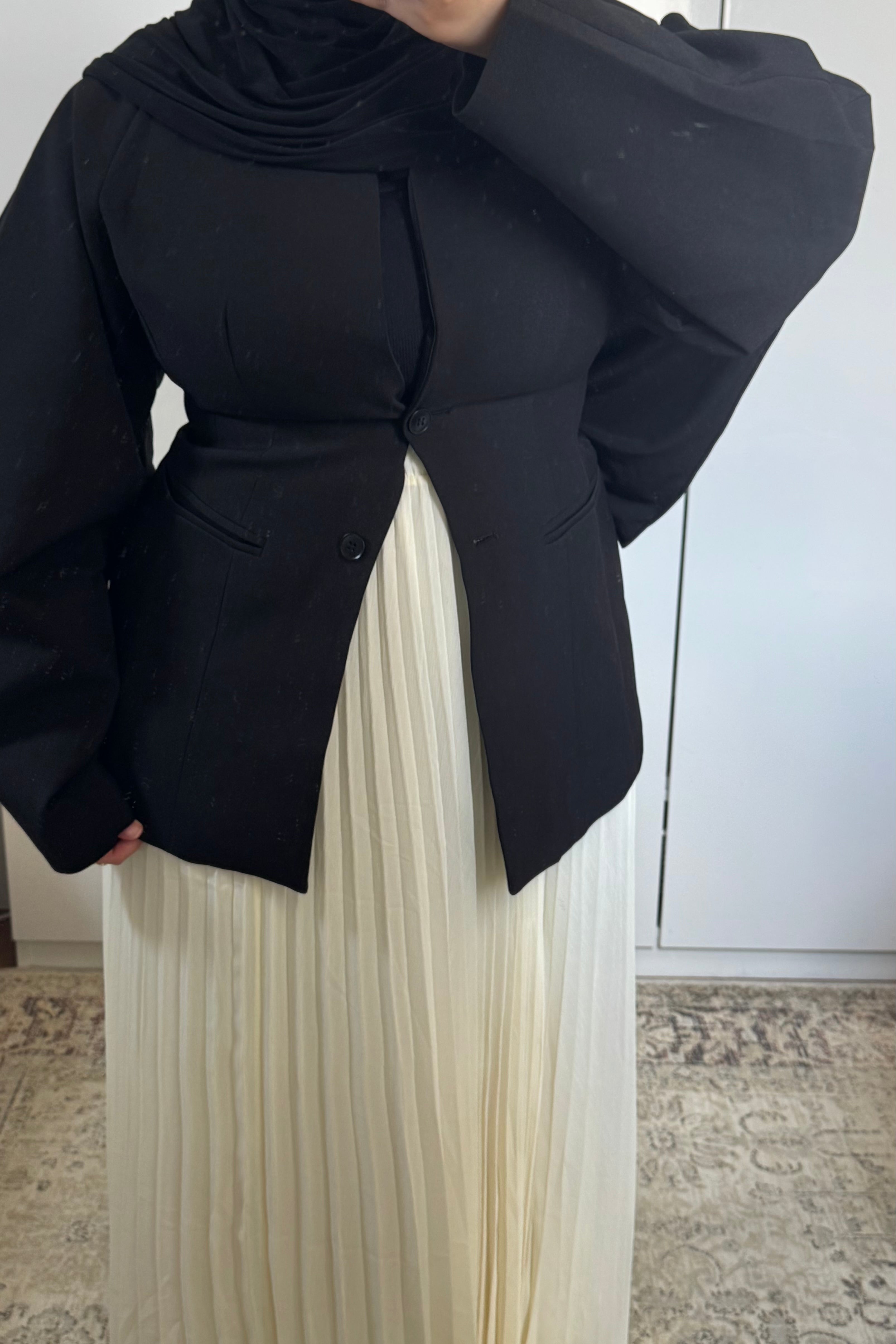 BLAZER CINTRÉ MANCHE BALLON [NOIR]