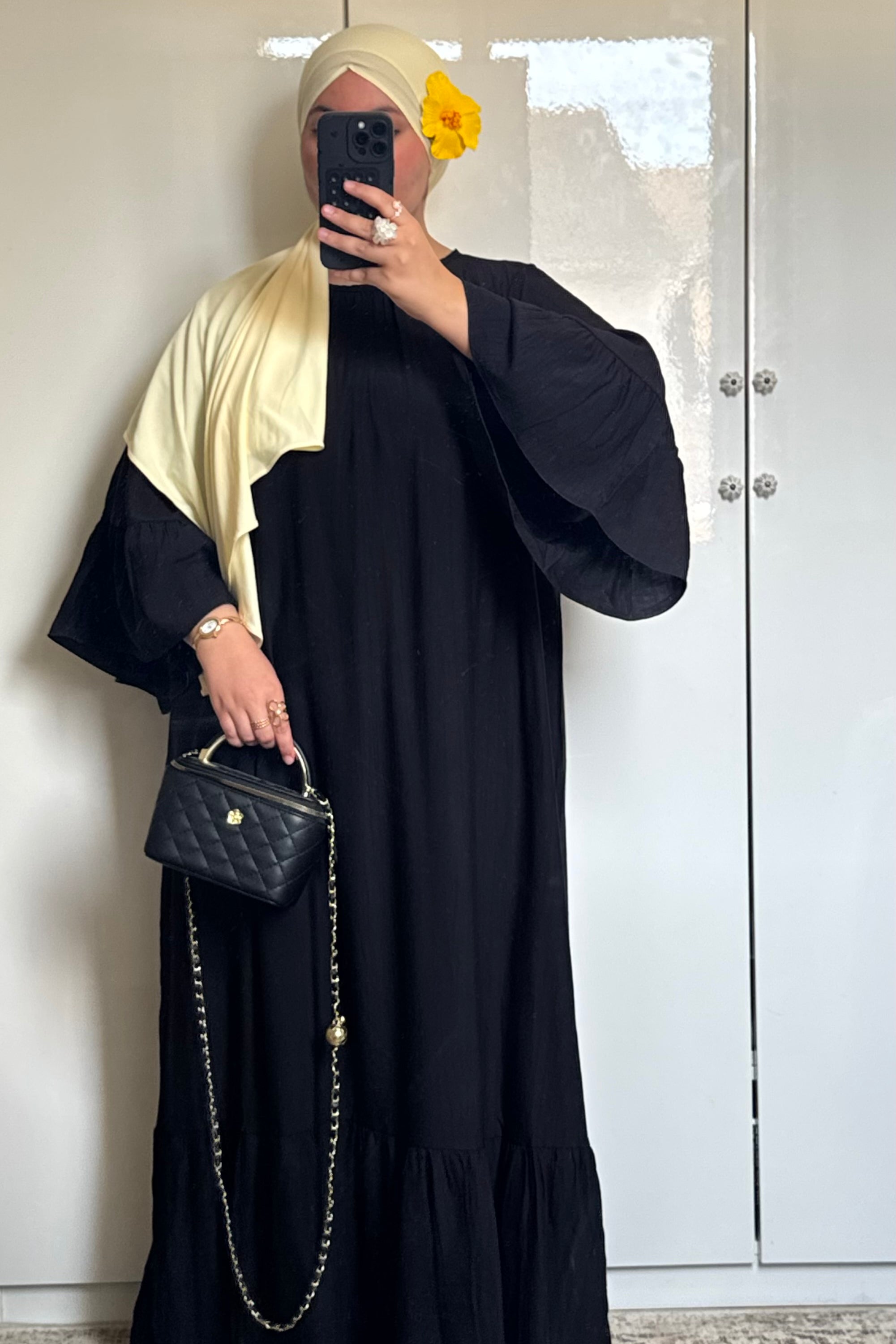 ROBE À VOLANT [NOIR]